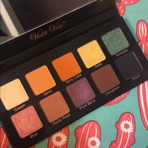 Violet Voss Essentials